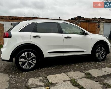 Белый Киа Niro, объемом двигателя 0 л и пробегом 160 тыс. км за 19400 $, фото 15 на Automoto.ua