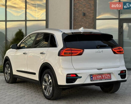 Білий Кіа Niro, об'ємом двигуна 0 л та пробігом 114 тис. км за 17500 $, фото 10 на Automoto.ua