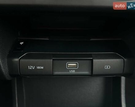 Белый Киа Niro, объемом двигателя 0 л и пробегом 56 тыс. км за 23400 $, фото 55 на Automoto.ua