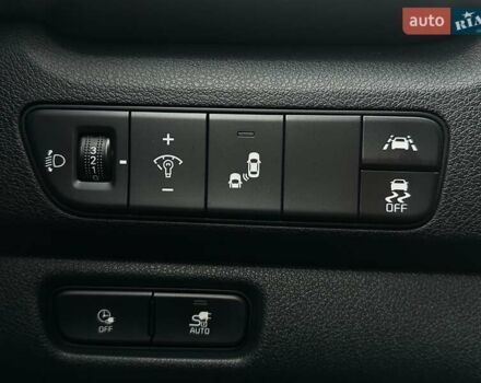 Белый Киа Niro, объемом двигателя 0 л и пробегом 56 тыс. км за 23400 $, фото 33 на Automoto.ua