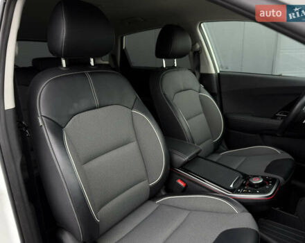 Белый Киа Niro, объемом двигателя 0 л и пробегом 39 тыс. км за 23400 $, фото 56 на Automoto.ua