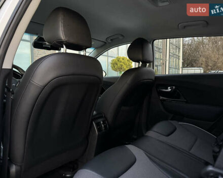 Белый Киа Niro, объемом двигателя 0 л и пробегом 113 тыс. км за 17800 $, фото 57 на Automoto.ua