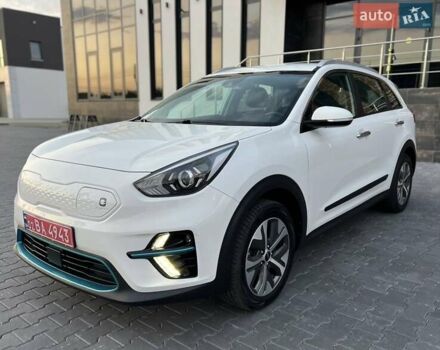 Білий Кіа Niro, об'ємом двигуна 0 л та пробігом 114 тис. км за 18880 $, фото 4 на Automoto.ua