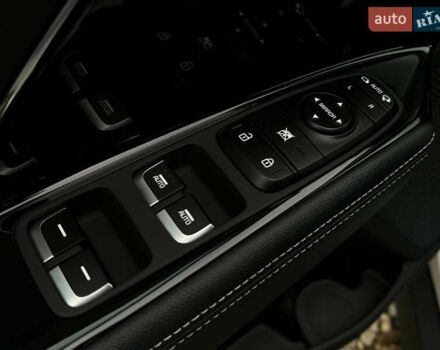 Білий Кіа Niro, об'ємом двигуна 0 л та пробігом 35 тис. км за 24400 $, фото 5 на Automoto.ua