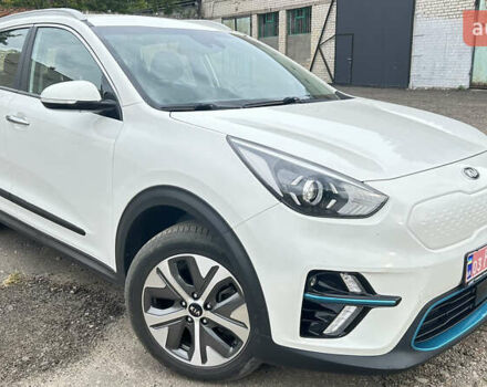 Белый Киа Niro, объемом двигателя 0 л и пробегом 141 тыс. км за 19300 $, фото 2 на Automoto.ua