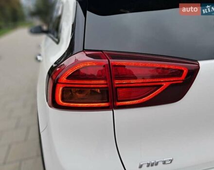 Білий Кіа Niro, об'ємом двигуна 0 л та пробігом 60 тис. км за 22900 $, фото 18 на Automoto.ua