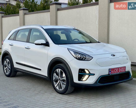 Білий Кіа Niro, об'ємом двигуна 0 л та пробігом 68 тис. км за 20750 $, фото 20 на Automoto.ua