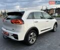 Білий Кіа Niro, об'ємом двигуна 0 л та пробігом 114 тис. км за 18880 $, фото 12 на Automoto.ua