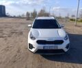 Белый Киа Niro, объемом двигателя 1.58 л и пробегом 55 тыс. км за 22900 $, фото 1 на Automoto.ua