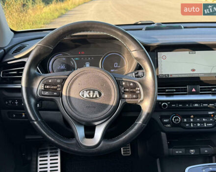 Білий Кіа Niro, об'ємом двигуна 0 л та пробігом 107 тис. км за 20900 $, фото 52 на Automoto.ua