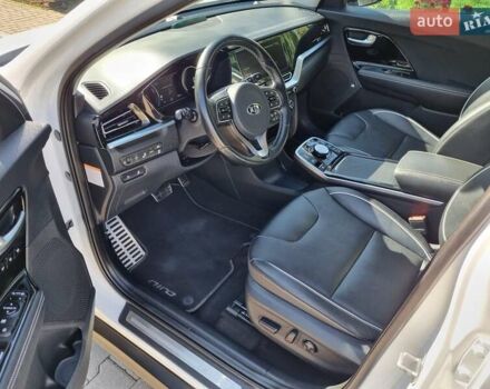 Белый Киа Niro, объемом двигателя 0 л и пробегом 65 тыс. км за 21750 $, фото 11 на Automoto.ua