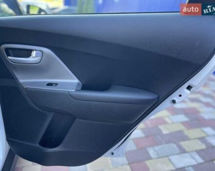 Белый Киа Niro, объемом двигателя 0 л и пробегом 95 тыс. км за 16500 $, фото 58 на Automoto.ua
