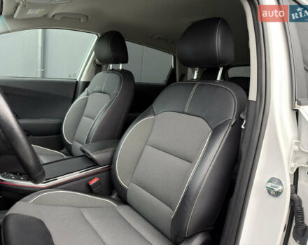 Белый Киа Niro, объемом двигателя 0 л и пробегом 39 тыс. км за 23400 $, фото 19 на Automoto.ua