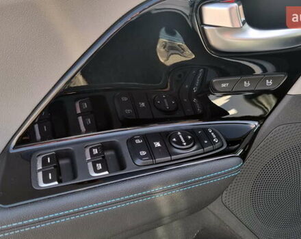 Білий Кіа Niro, об'ємом двигуна 1.6 л та пробігом 40 тис. км за 26000 $, фото 24 на Automoto.ua
