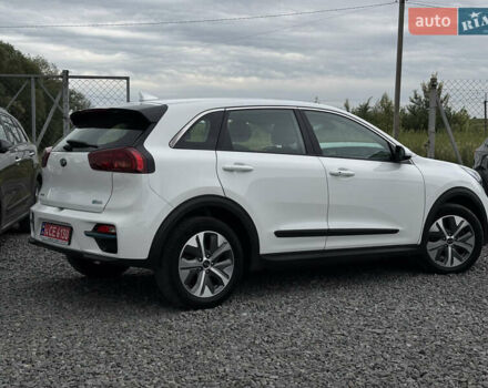 Белый Киа Niro, объемом двигателя 0 л и пробегом 98 тыс. км за 19550 $, фото 26 на Automoto.ua