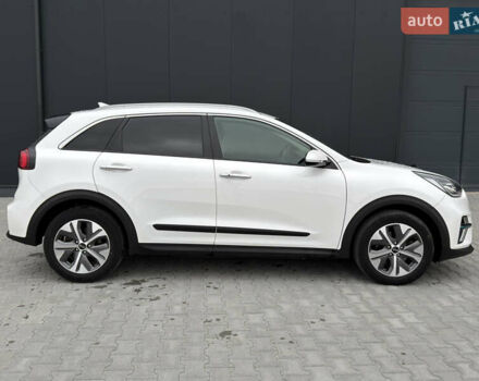 Белый Киа Niro, объемом двигателя 0 л и пробегом 39 тыс. км за 23400 $, фото 65 на Automoto.ua
