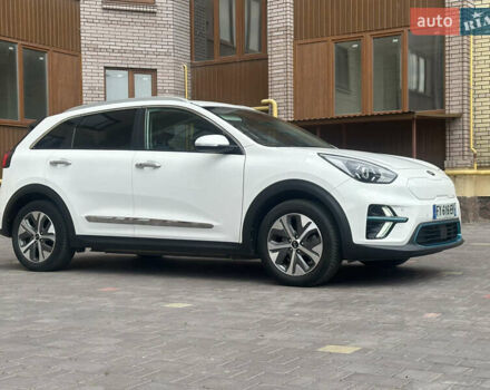 Белый Киа Niro, объемом двигателя 0 л и пробегом 122 тыс. км за 17999 $, фото 15 на Automoto.ua