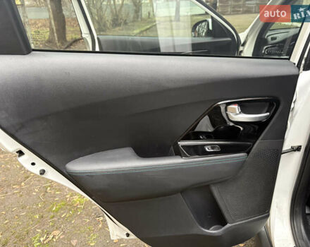 Білий Кіа Niro, об'ємом двигуна 0 л та пробігом 52 тис. км за 20500 $, фото 13 на Automoto.ua