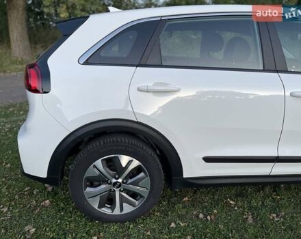 Белый Киа Niro, объемом двигателя 0 л и пробегом 95 тыс. км за 16500 $, фото 16 на Automoto.ua