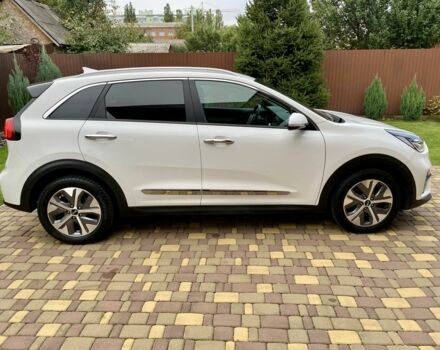 Белый Киа Niro, объемом двигателя 0 л и пробегом 132 тыс. км за 19750 $, фото 5 на Automoto.ua