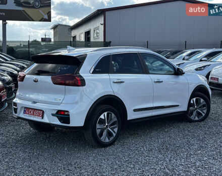 Белый Киа Niro, объемом двигателя 0 л и пробегом 53 тыс. км за 19999 $, фото 12 на Automoto.ua
