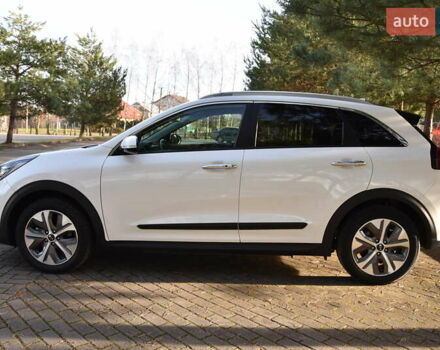 Белый Киа Niro, объемом двигателя 0 л и пробегом 37 тыс. км за 24890 $, фото 6 на Automoto.ua