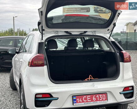 Белый Киа Niro, объемом двигателя 0 л и пробегом 98 тыс. км за 19550 $, фото 31 на Automoto.ua