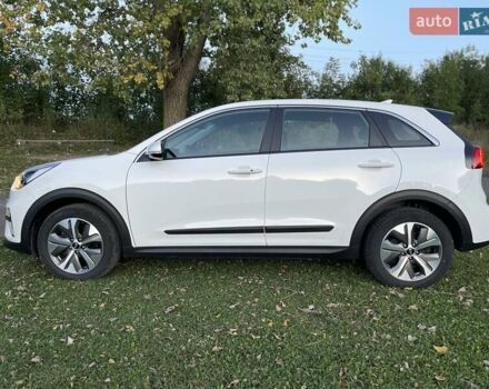 Белый Киа Niro, объемом двигателя 0 л и пробегом 95 тыс. км за 16500 $, фото 5 на Automoto.ua
