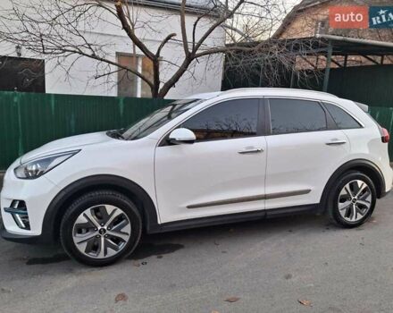Белый Киа Niro, объемом двигателя 0 л и пробегом 78 тыс. км за 20400 $, фото 3 на Automoto.ua