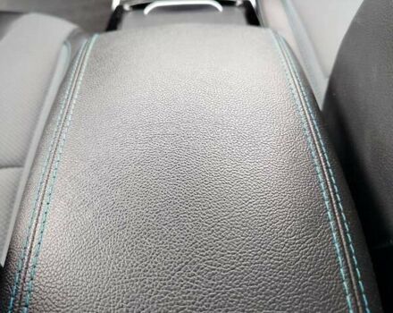 Білий Кіа Niro, об'ємом двигуна 0 л та пробігом 75 тис. км за 19700 $, фото 19 на Automoto.ua