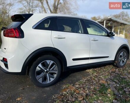 Белый Киа Niro, объемом двигателя 0 л и пробегом 96 тыс. км за 16800 $, фото 25 на Automoto.ua