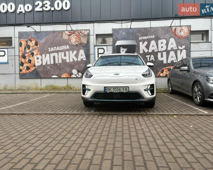 Білий Кіа Niro, об'ємом двигуна 0 л та пробігом 52 тис. км за 20500 $, фото 1 на Automoto.ua