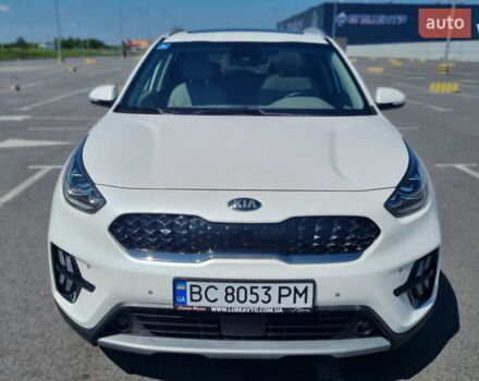 Білий Кіа Niro, об'ємом двигуна 1.6 л та пробігом 40 тис. км за 26000 $, фото 3 на Automoto.ua