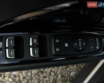 Білий Кіа Niro, об'ємом двигуна 0 л та пробігом 59 тис. км за 23800 $, фото 28 на Automoto.ua