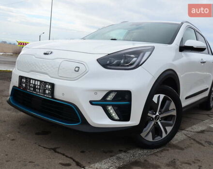 Белый Киа Niro, объемом двигателя 0 л и пробегом 73 тыс. км за 19548 $, фото 3 на Automoto.ua