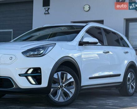 Белый Киа Niro, объемом двигателя 0 л и пробегом 80 тыс. км за 17800 $, фото 9 на Automoto.ua