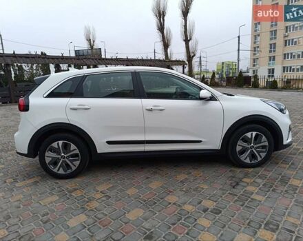 Белый Киа Niro, объемом двигателя 0 л и пробегом 34 тыс. км за 19999 $, фото 13 на Automoto.ua