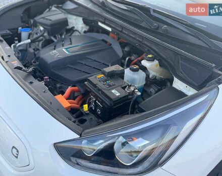 Белый Киа Niro, объемом двигателя 0 л и пробегом 112 тыс. км за 19800 $, фото 23 на Automoto.ua