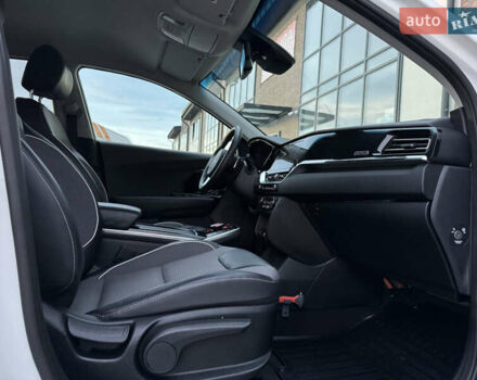 Белый Киа Niro, объемом двигателя 0 л и пробегом 113 тыс. км за 17800 $, фото 47 на Automoto.ua