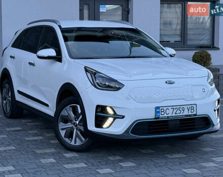 Белый Киа Niro, объемом двигателя 0 л и пробегом 80 тыс. км за 17800 $, фото 2 на Automoto.ua