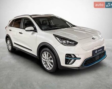 Белый Киа Niro, объемом двигателя 0 л и пробегом 129 тыс. км за 20032 $, фото 2 на Automoto.ua
