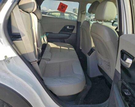 Белый Киа Niro, объемом двигателя 1.6 л и пробегом 65 тыс. км за 3500 $, фото 10 на Automoto.ua