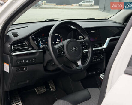 Белый Киа Niro, объемом двигателя 0 л и пробегом 39 тыс. км за 23400 $, фото 14 на Automoto.ua