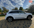 Белый Киа Niro, объемом двигателя 0 л и пробегом 157 тыс. км за 17500 $, фото 5 на Automoto.ua