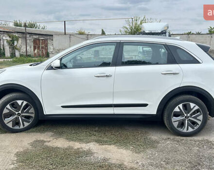 Белый Киа Niro, объемом двигателя 0 л и пробегом 141 тыс. км за 19300 $, фото 6 на Automoto.ua