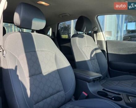 Білий Кіа Niro, об'ємом двигуна 1.58 л та пробігом 17 тис. км за 25900 $, фото 8 на Automoto.ua