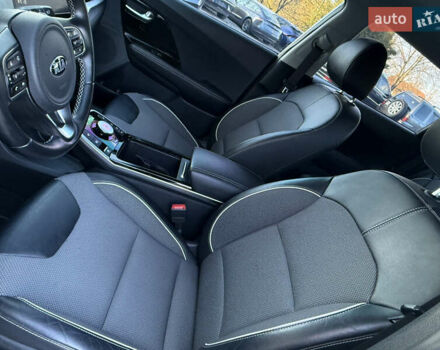 Белый Киа Niro, объемом двигателя 0 л и пробегом 80 тыс. км за 17800 $, фото 47 на Automoto.ua