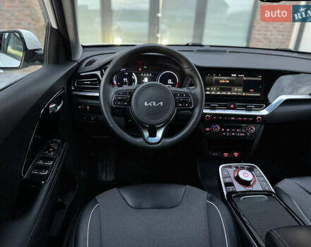 Белый Киа Niro, объемом двигателя 0 л и пробегом 113 тыс. км за 17800 $, фото 4 на Automoto.ua