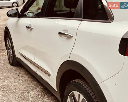 Белый Киа Niro, объемом двигателя 0 л и пробегом 164 тыс. км за 17750 $, фото 27 на Automoto.ua