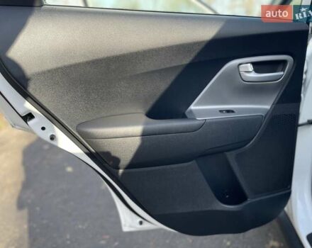 Белый Киа Niro, объемом двигателя 0 л и пробегом 96 тыс. км за 16800 $, фото 35 на Automoto.ua